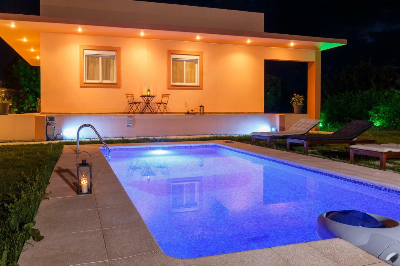 Summer Breeze Villa Afando